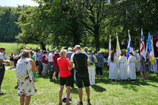 Festgottesdienst zum 1.000 Todestag des Heiligen Heimerads auf dem Hasunger Berg (Foto: Karl-Franz Thiede) Festgottesdienst zum 1.000 Todestag des Heiligen Heimerads auf dem Hasunger Berg (Foto: Karl-Franz Thiede)